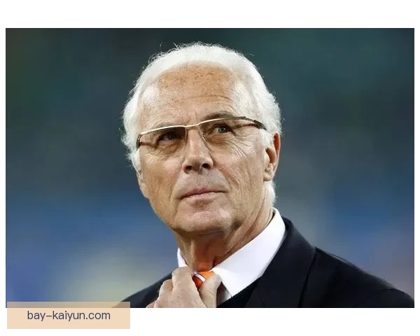 贝肯鲍尔表现稳健，成为足球历史上的永恒传奇人物