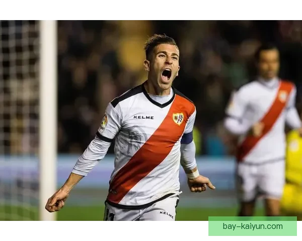 巴列卡诺边路进攻持续提升 有望在接下来的比赛中取得佳绩